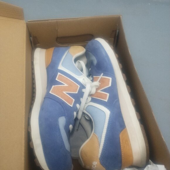 New Balance 574 - Picture 6 of 12